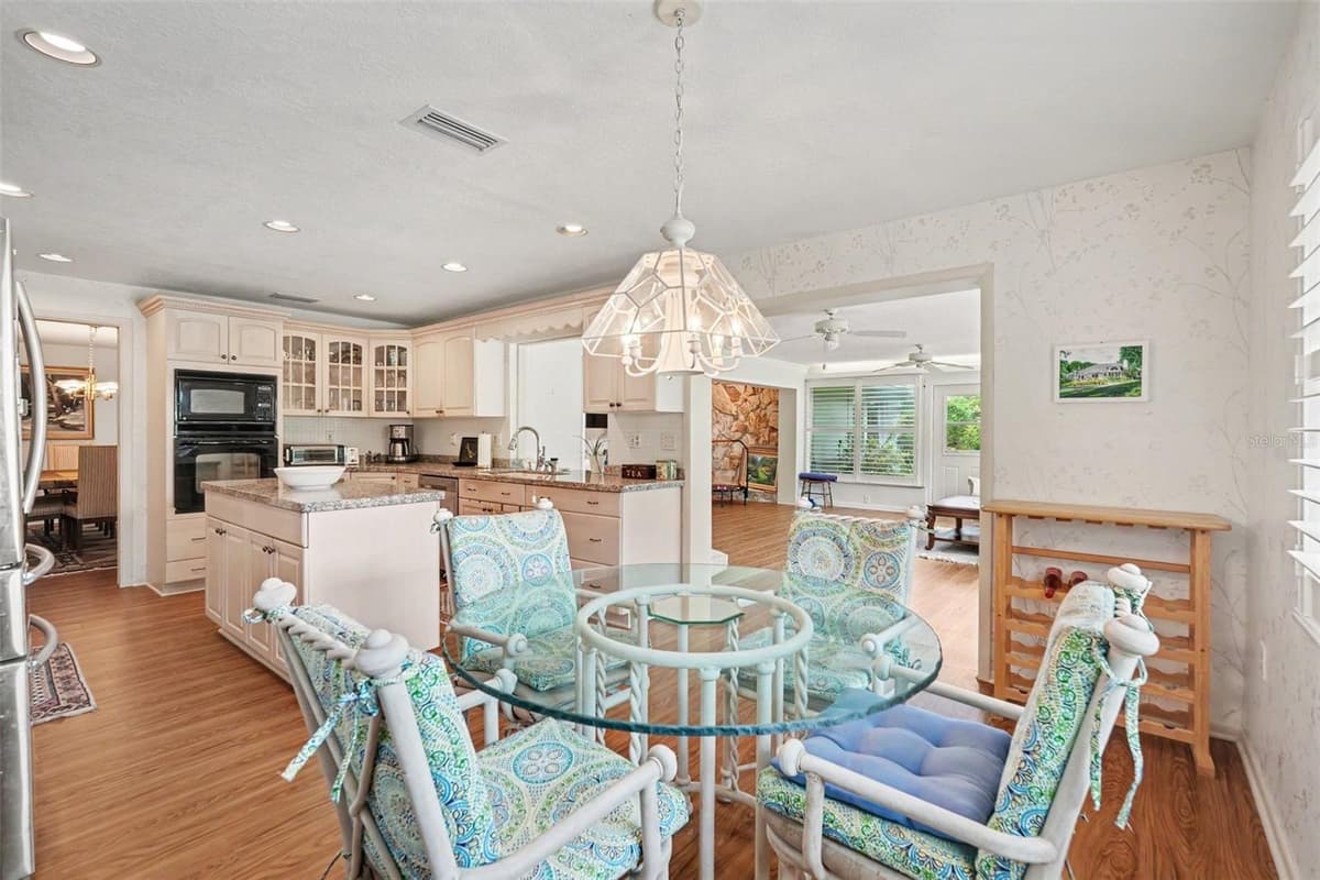 2950 ST ANDREWS BOULEVARD — photo 18 of 57