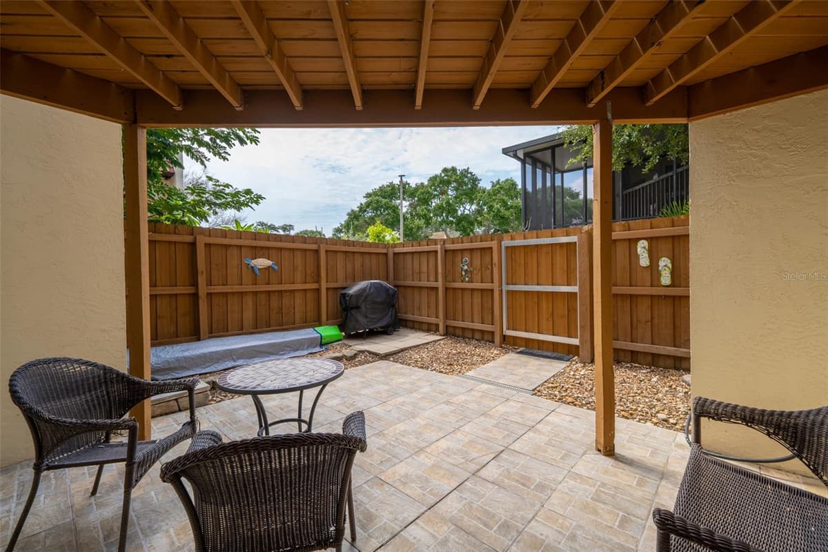8767 LIVE OAK COURT — photo 12 of 41