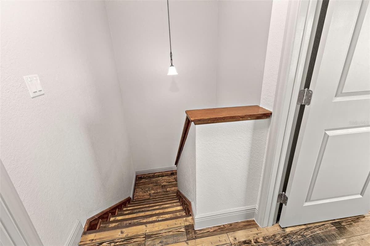 8767 LIVE OAK COURT — photo 14 of 41