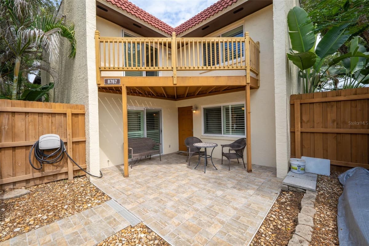 8767 LIVE OAK COURT — photo 2 of 41