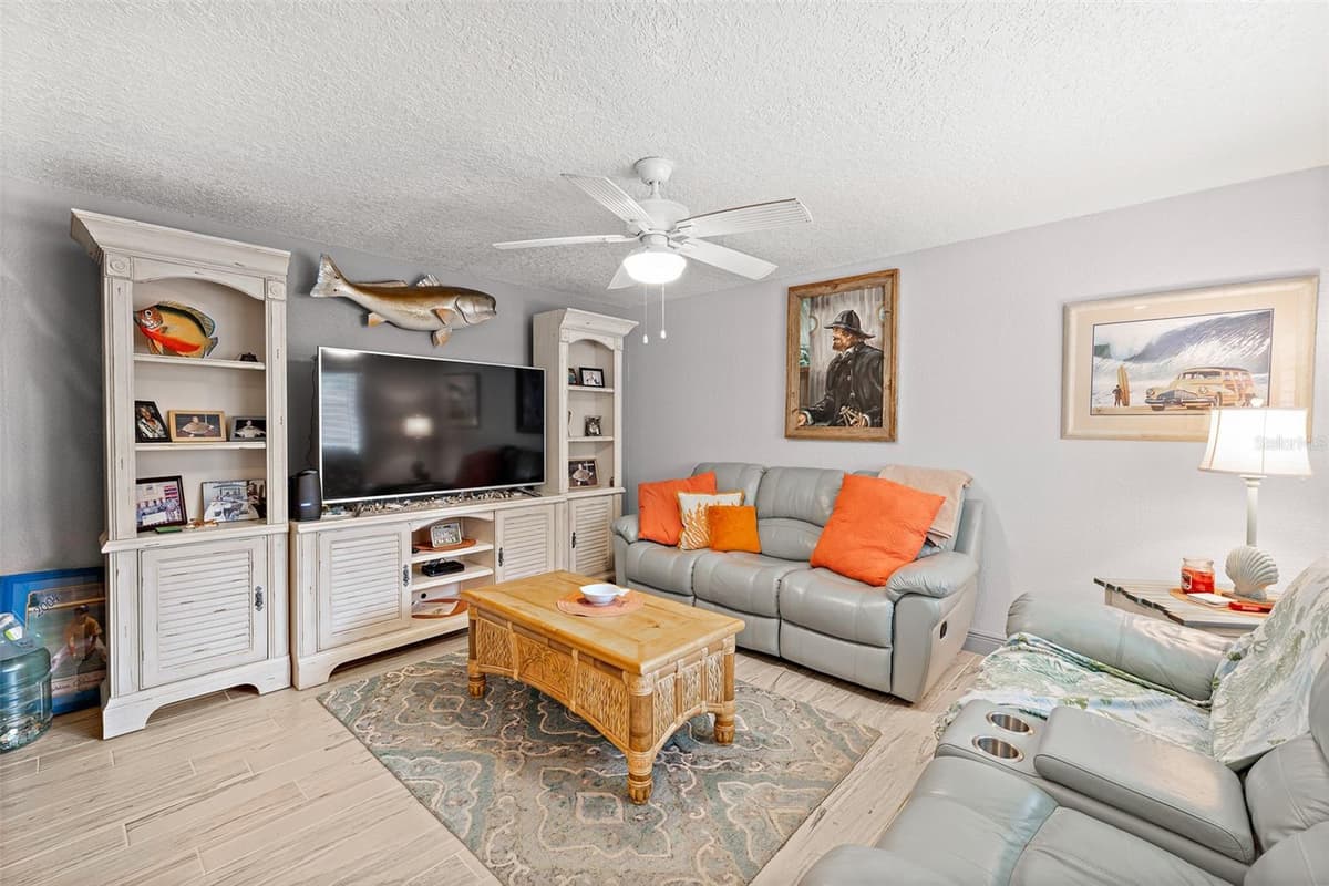 8767 LIVE OAK COURT — photo 3 of 41