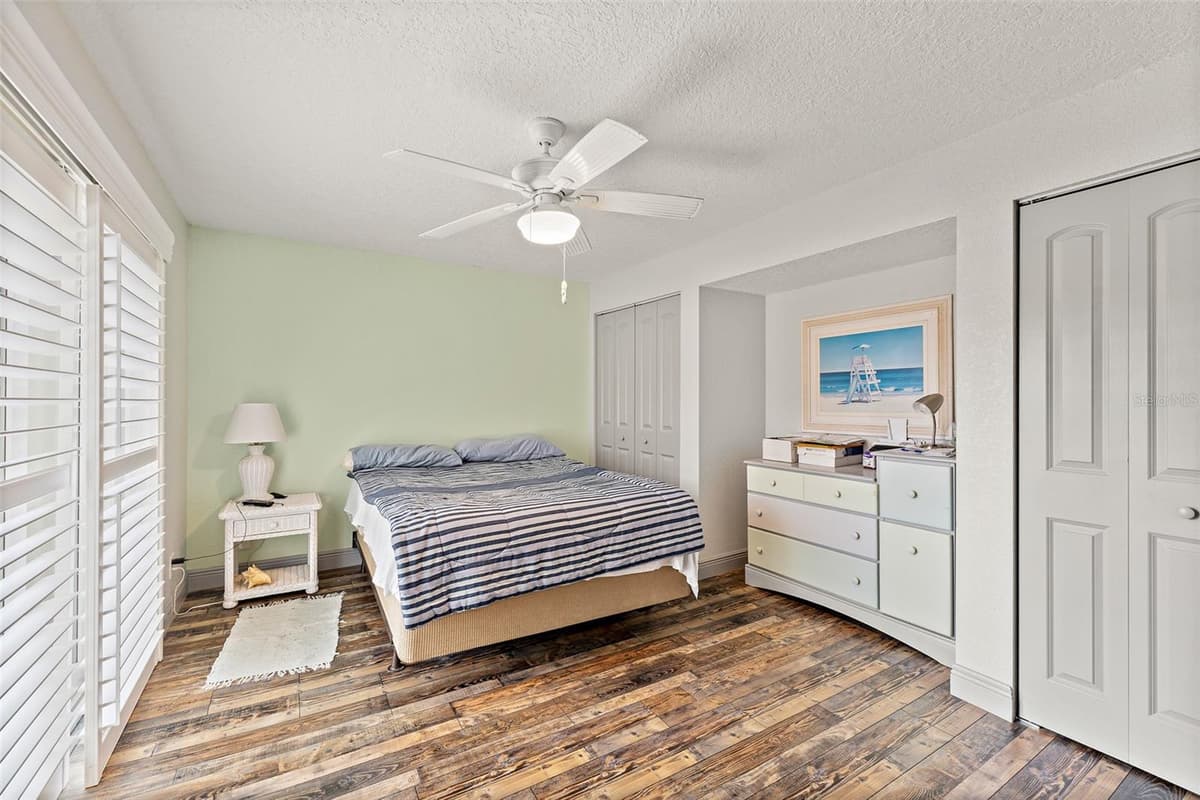 8767 LIVE OAK COURT — photo 15 of 41