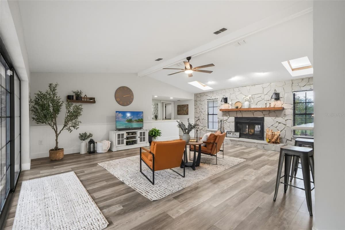 7231 RIVER COUNTRY DRIVE — photo 8 of 95
