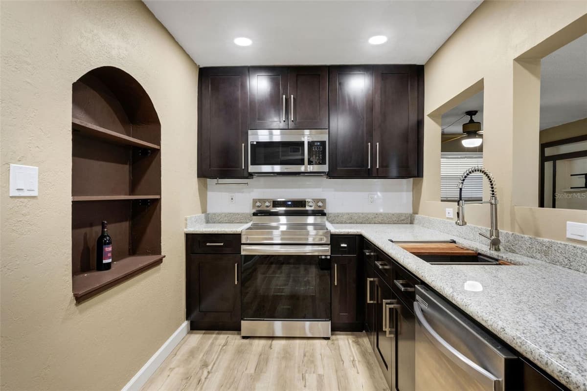 3341 CROTON TERRACE — photo 15 of 47