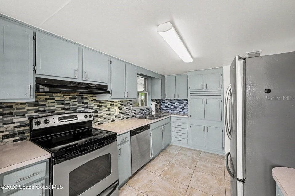 2292 LAKEVIEW DRIVE — photo 3 of 17