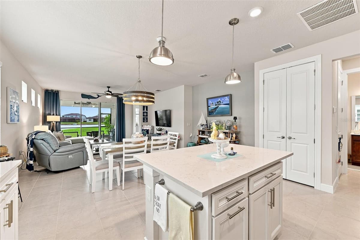 10208 COASTAL SHORES DRIVE — photo 23 of 79