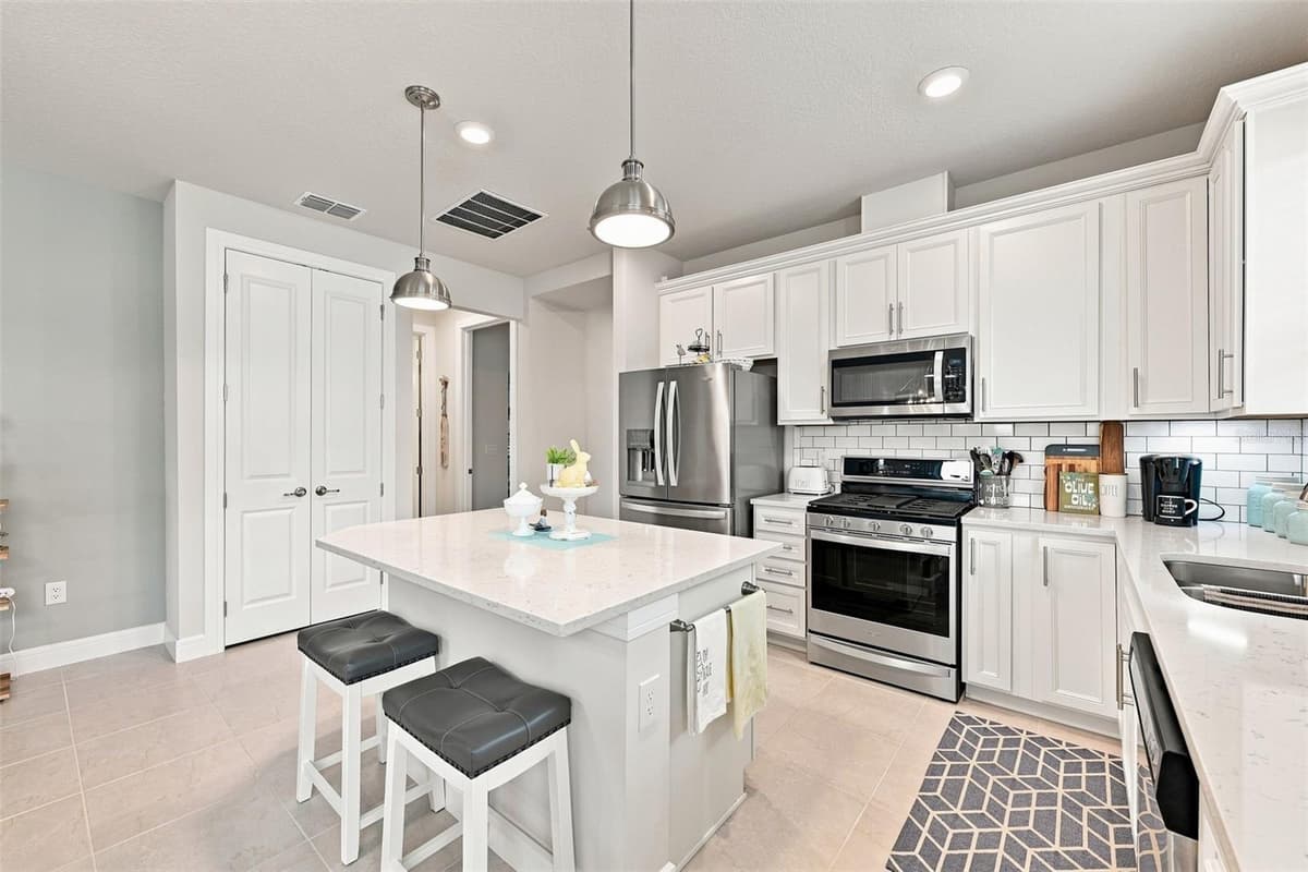 10208 COASTAL SHORES DRIVE — photo 18 of 79