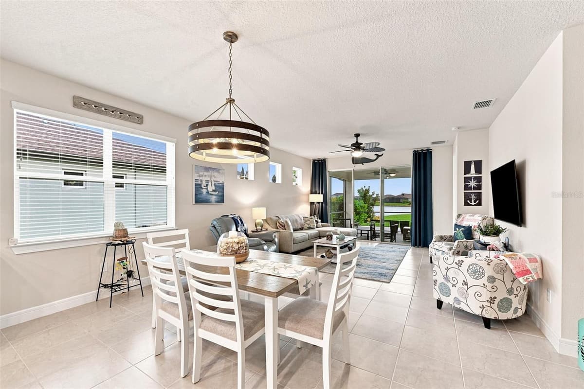 10208 COASTAL SHORES DRIVE — photo 15 of 79