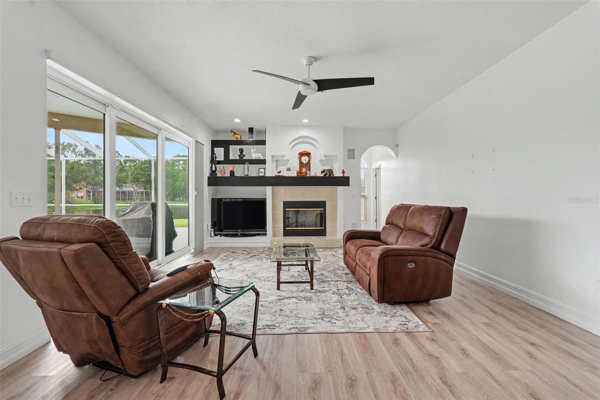 12507 ROYAL DUBLIN AVENUE — photo 15 of 47