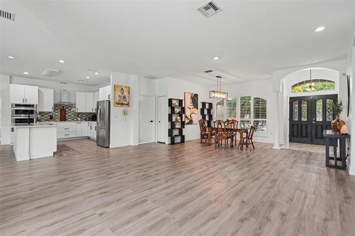 12507 ROYAL DUBLIN AVENUE — photo 3 of 47