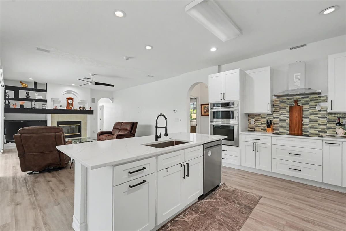 12507 ROYAL DUBLIN AVENUE — photo 11 of 47