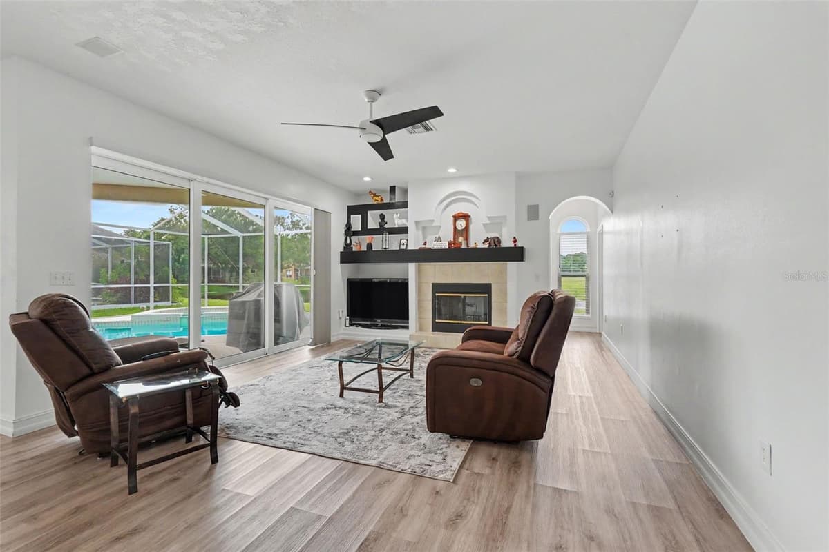 12507 ROYAL DUBLIN AVENUE — photo 14 of 47