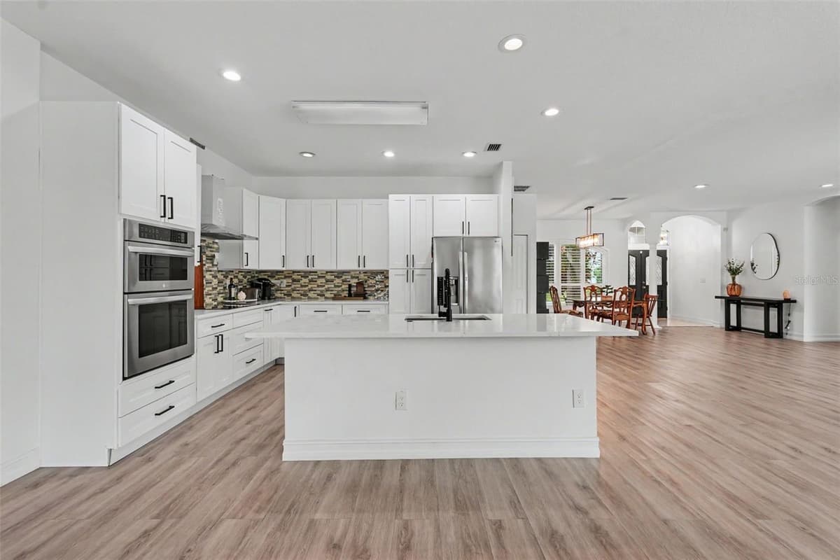 12507 ROYAL DUBLIN AVENUE — photo 9 of 47