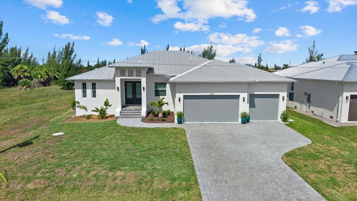 8086 CLYDE CIRCLE — photo 1 of 40