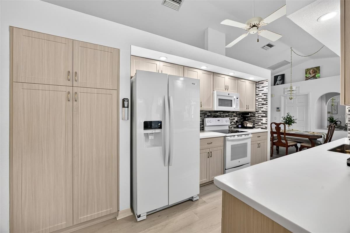 167 ALLWORTHY STREET — photo 14 of 46