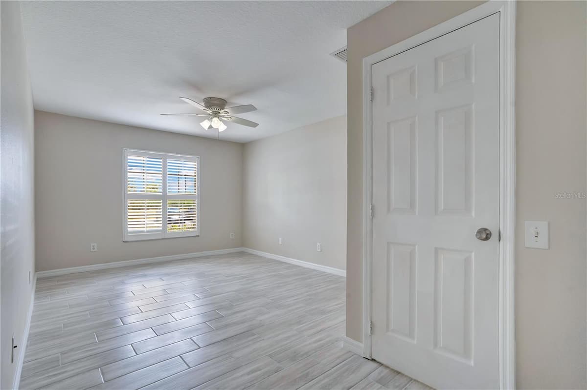 3960 SOUTHPOINTE DRIVE — photo 13 of 36