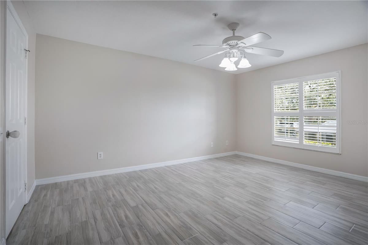 3960 SOUTHPOINTE DRIVE — photo 19 of 36