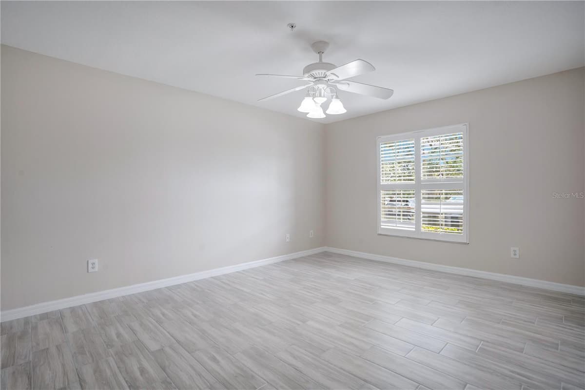 3960 SOUTHPOINTE DRIVE — photo 18 of 36