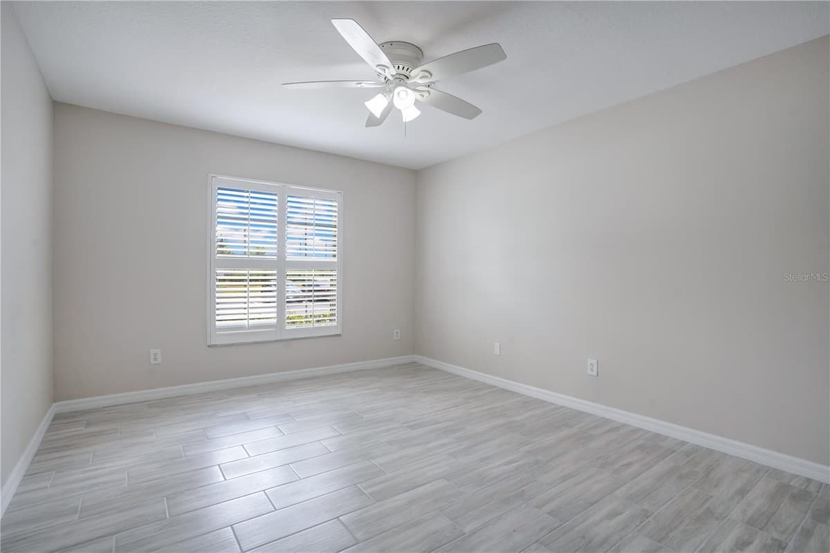 3960 SOUTHPOINTE DRIVE — photo 15 of 36