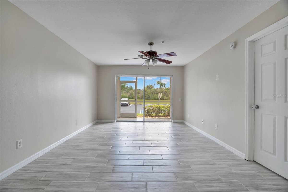 3960 SOUTHPOINTE DRIVE — photo 9 of 36