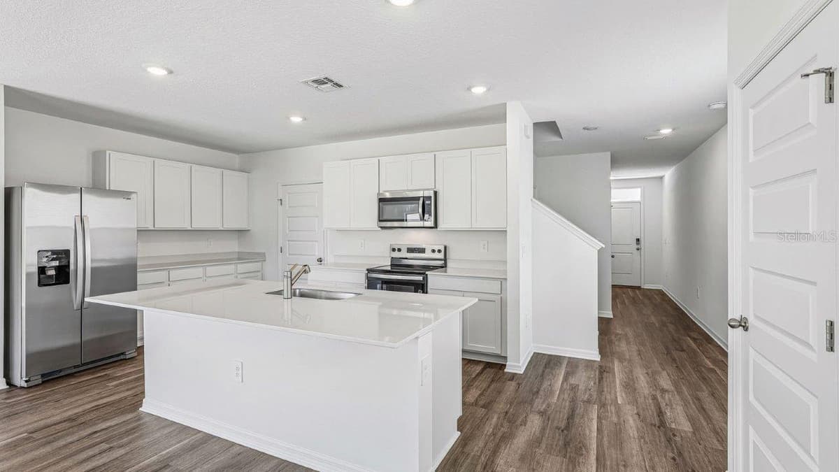 6064 NAVONA WAY — photo 3 of 35