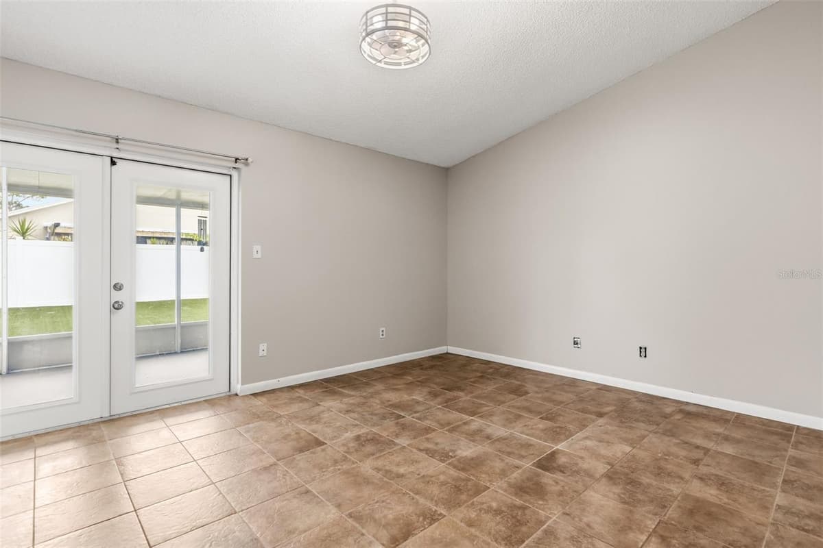 1275 BRIDLEBROOK DRIVE — photo 15 of 34