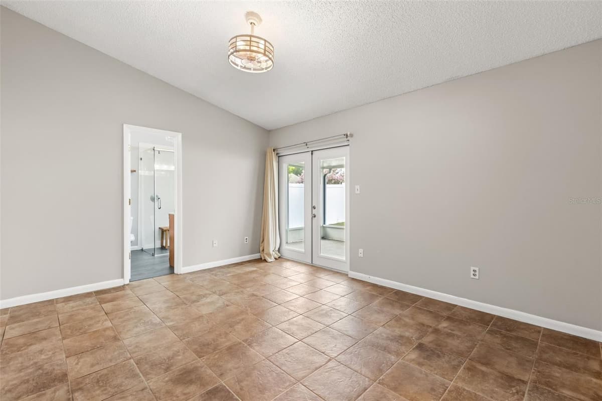 1275 BRIDLEBROOK DRIVE — photo 16 of 34