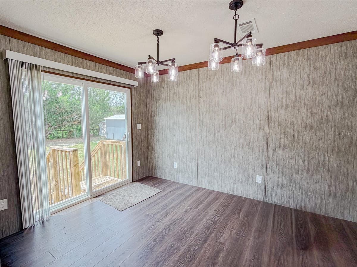 330 CHALET TERRACE — photo 8 of 38