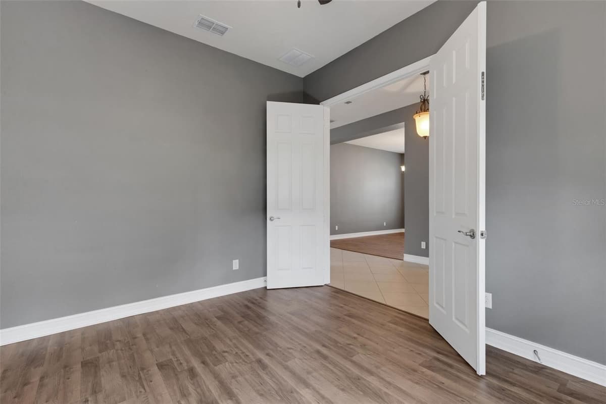 15841 COBBLE MILL DRIVE — photo 5 of 29