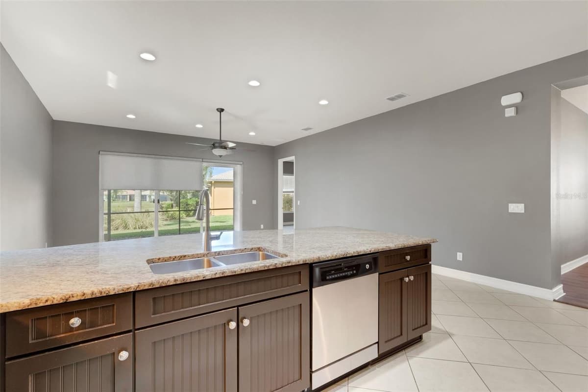 15841 COBBLE MILL DRIVE — photo 11 of 29
