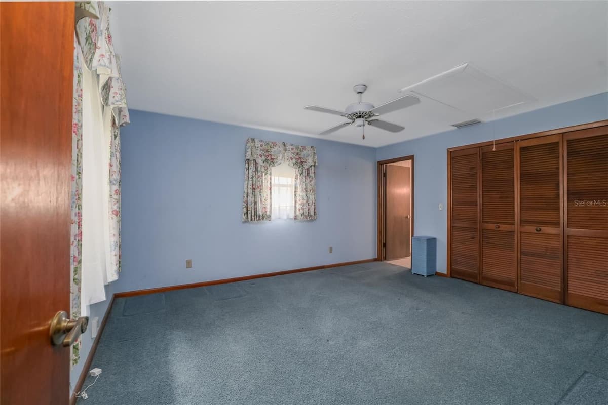 229 GEORGETOWNE BOULEVARD — photo 14 of 29