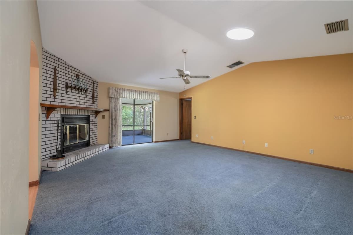 229 GEORGETOWNE BOULEVARD — photo 5 of 29
