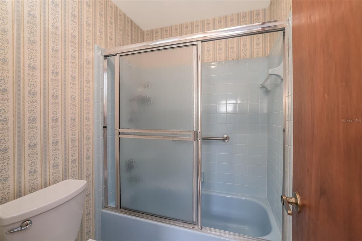 229 GEORGETOWNE BOULEVARD — photo 17 of 29