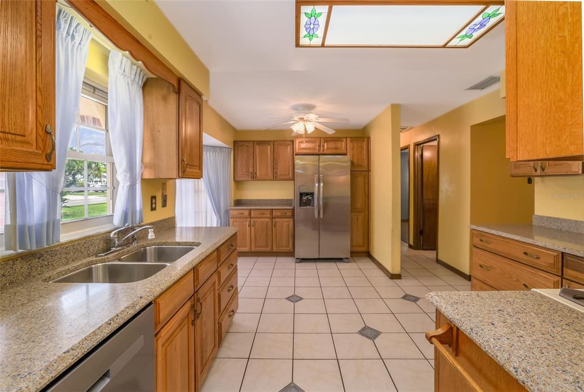 229 GEORGETOWNE BOULEVARD — photo 9 of 29
