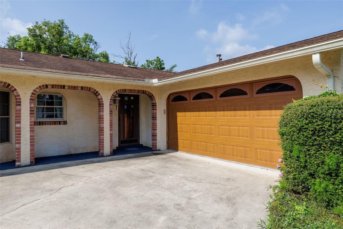 229 GEORGETOWNE BOULEVARD — photo 3 of 29