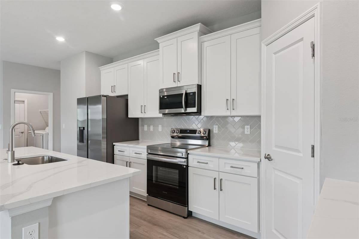 3694 131ST STREET — photo 4 of 20