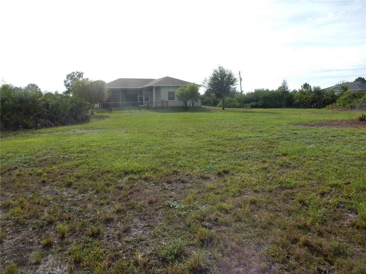 8430 ACORN BOULEVARD — photo 8 of 31