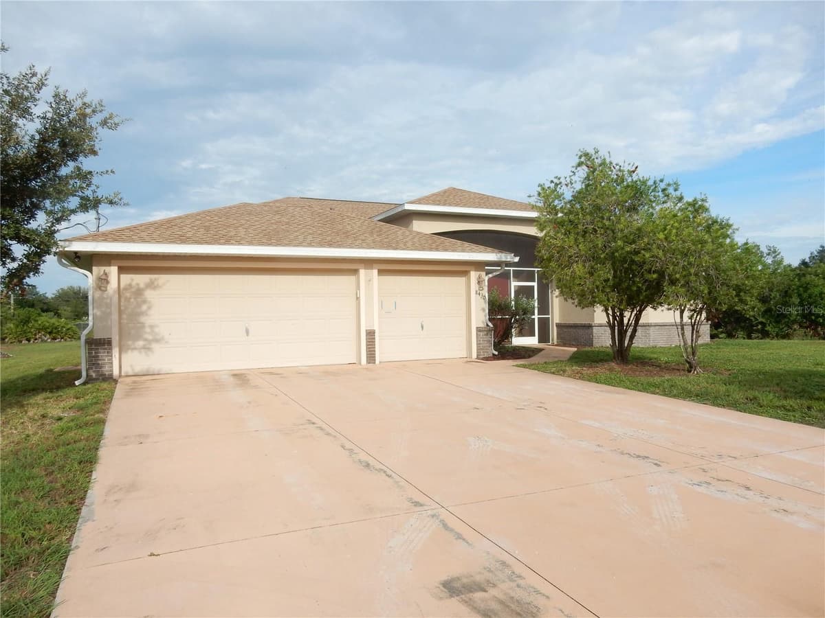 8430 ACORN BOULEVARD — photo 3 of 31