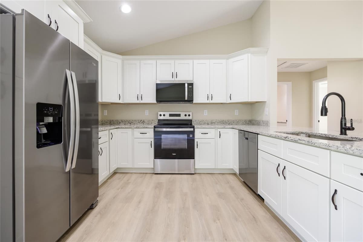 15241 COUNTRY CLUB DRIVE — photo 12 of 42