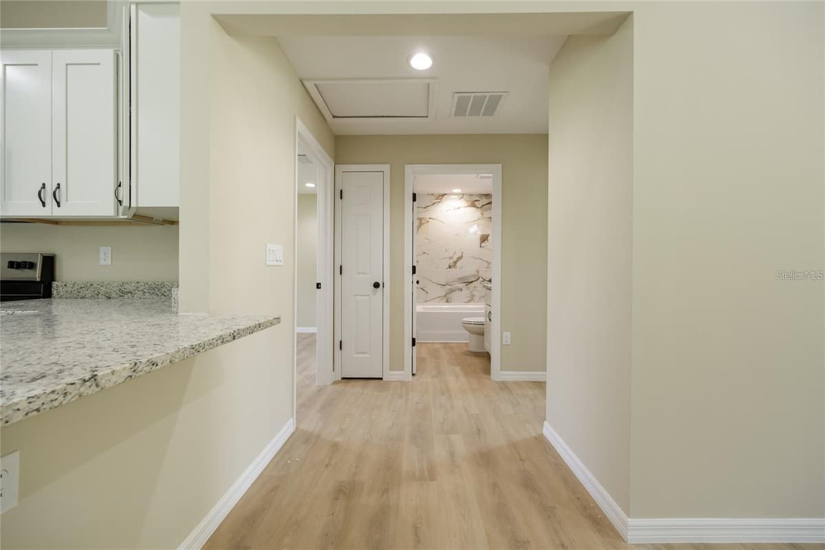 15241 COUNTRY CLUB DRIVE — photo 26 of 42