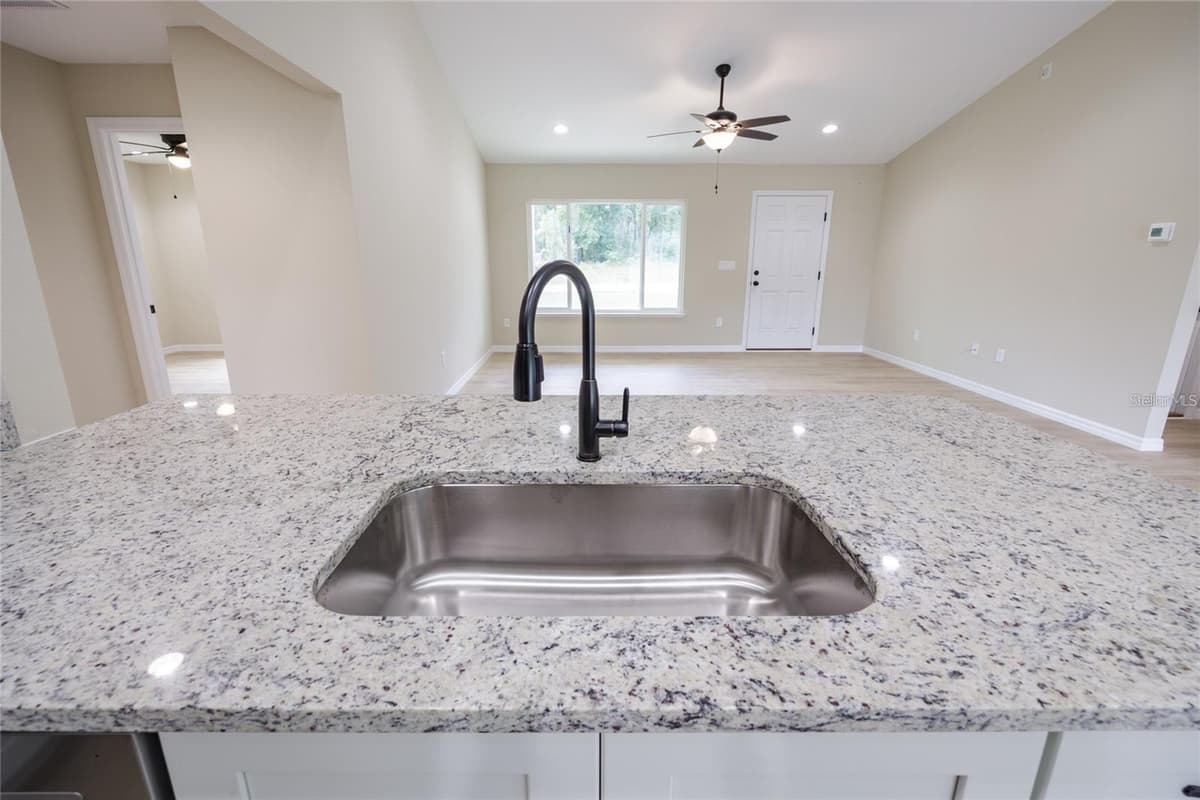 15241 COUNTRY CLUB DRIVE — photo 15 of 42