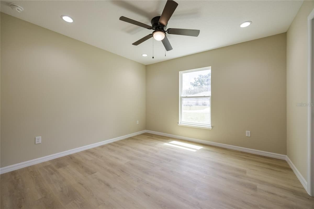 15241 COUNTRY CLUB DRIVE — photo 27 of 42