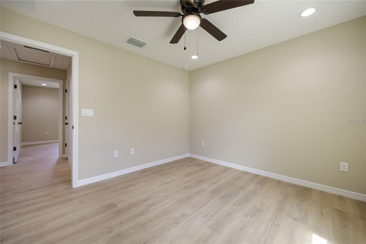 15241 COUNTRY CLUB DRIVE — photo 28 of 42