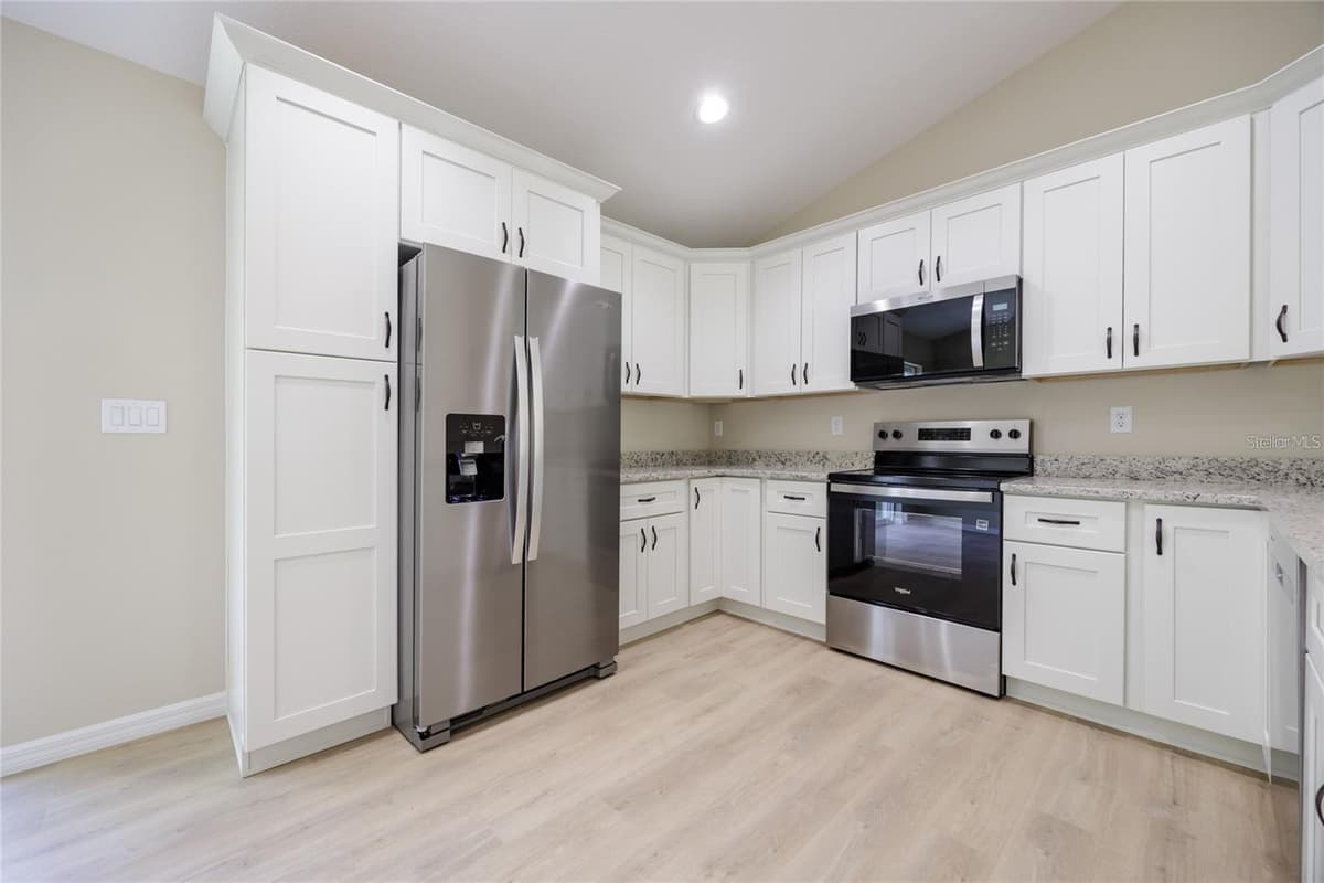 15241 COUNTRY CLUB DRIVE — photo 11 of 42