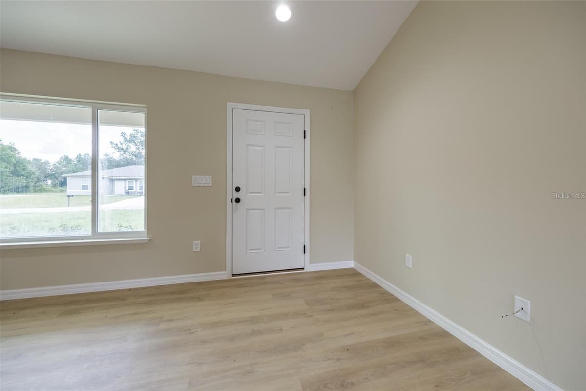15241 COUNTRY CLUB DRIVE — photo 4 of 42
