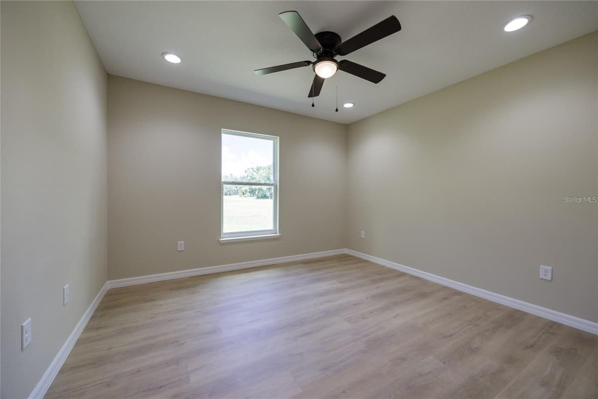 15241 COUNTRY CLUB DRIVE — photo 34 of 42