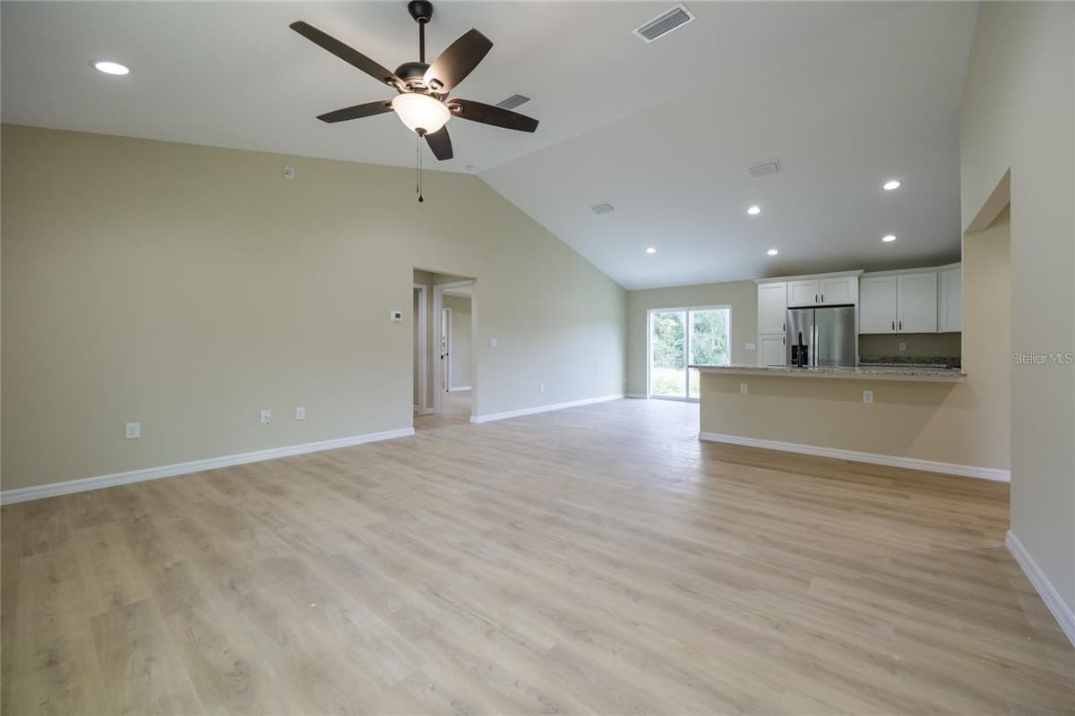 15241 COUNTRY CLUB DRIVE — photo 6 of 42