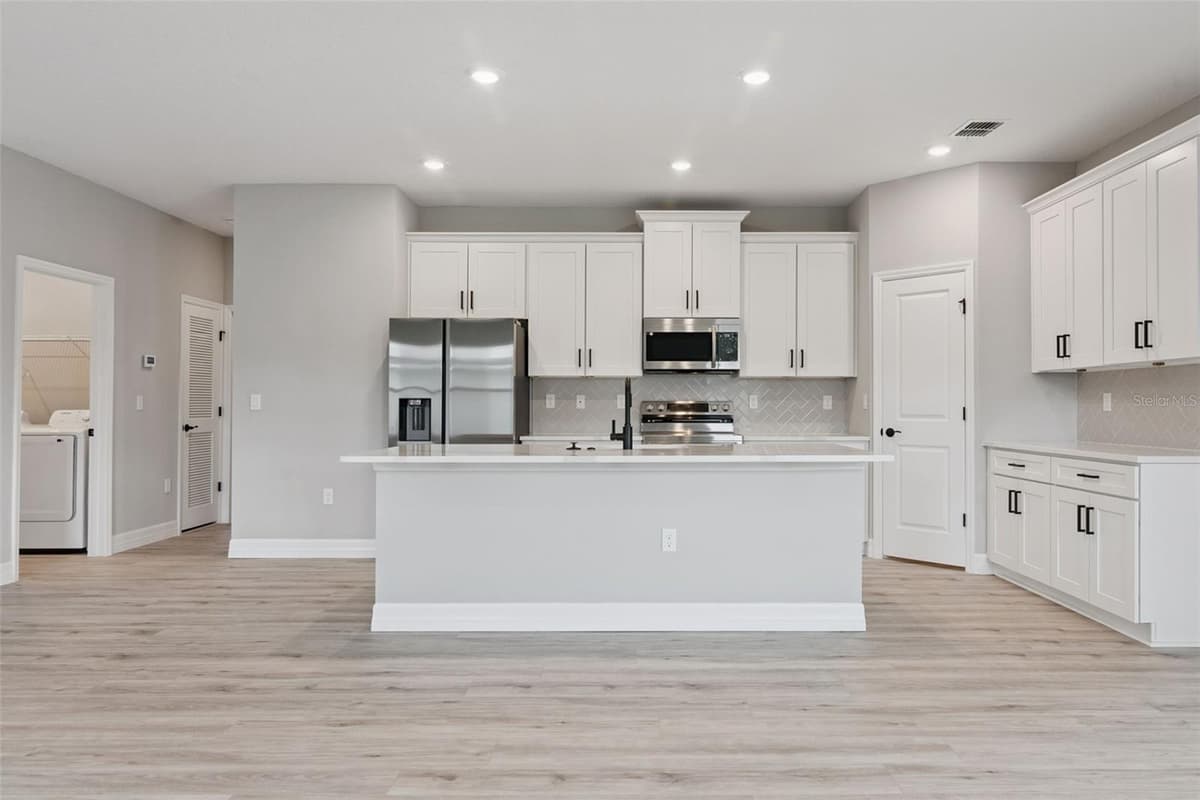 489 MARION OAKS TRAIL — photo 3 of 18