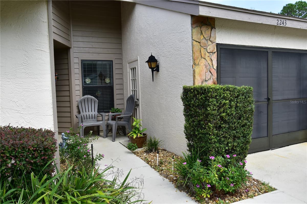 2243 WYNDAM DRIVE — photo 4 of 32