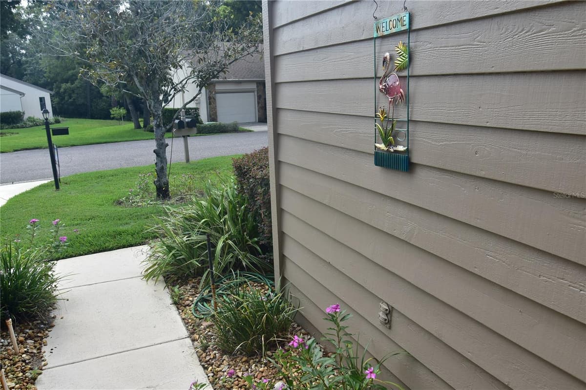 2243 WYNDAM DRIVE — photo 8 of 32